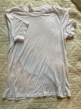 Plain soft white M tshirt